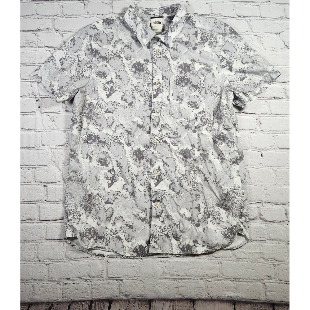 NWOT The North Face Mens XL Grey White Abstract Camo Short Sleeve Button Shirt